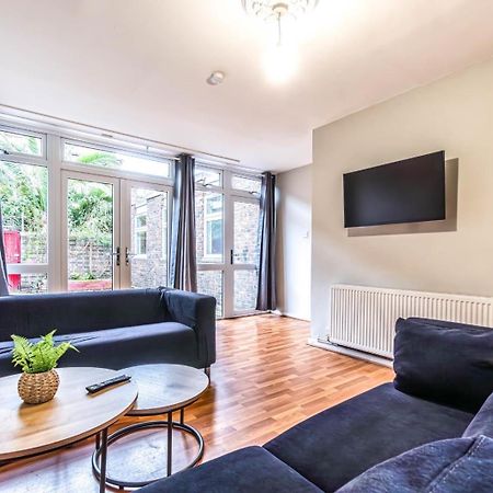 Bright Guest House In Hackney 런던 외부 사진