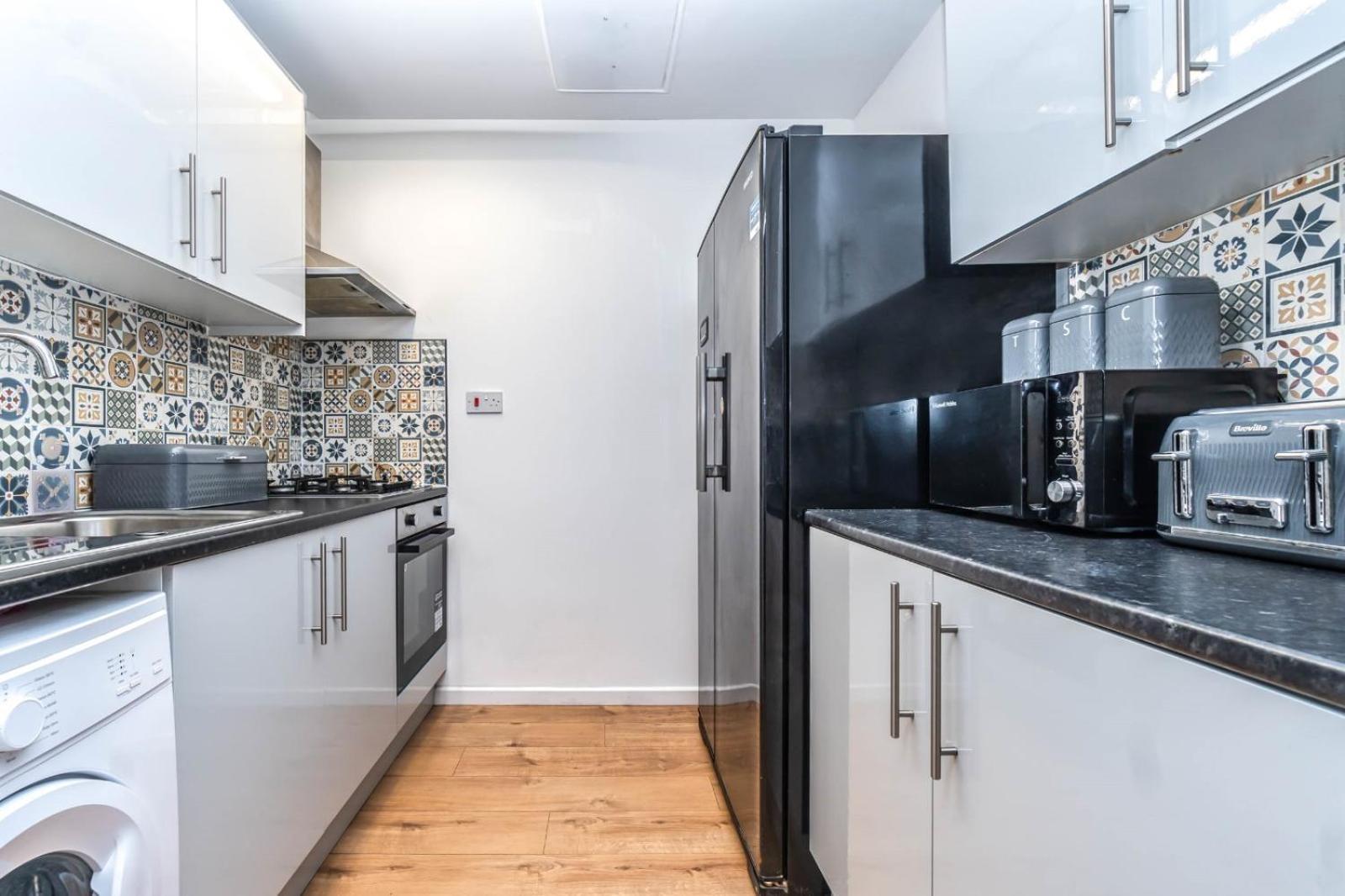 Bright Guest House In Hackney 런던 외부 사진